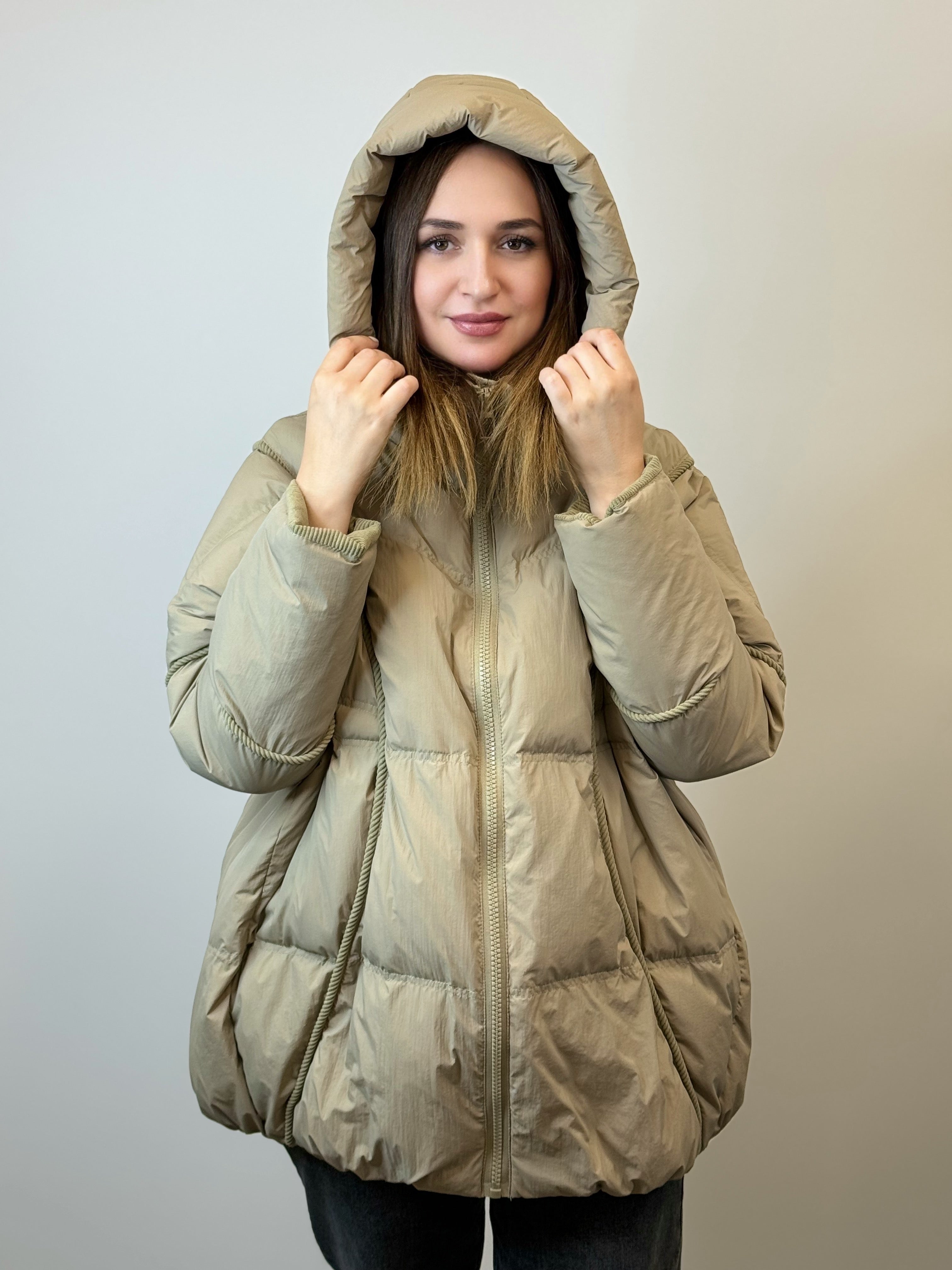 куртка 023 Женская зимняя куртка с капюшоном Soft Beige Glow