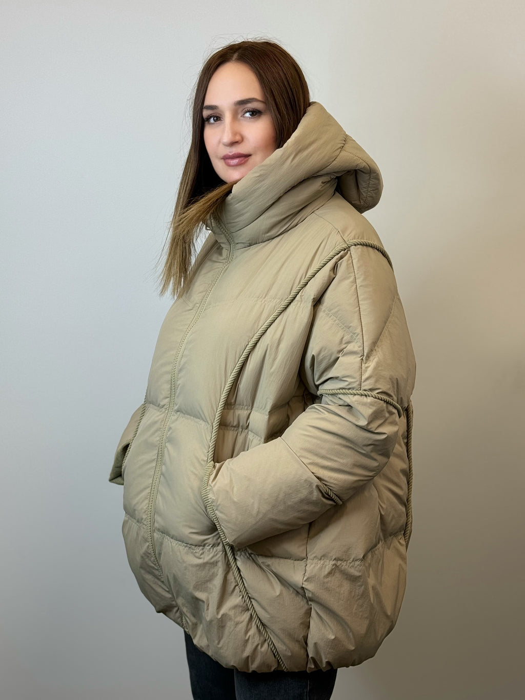 куртка 023 Женская зимняя куртка с капюшоном Soft Beige Glow