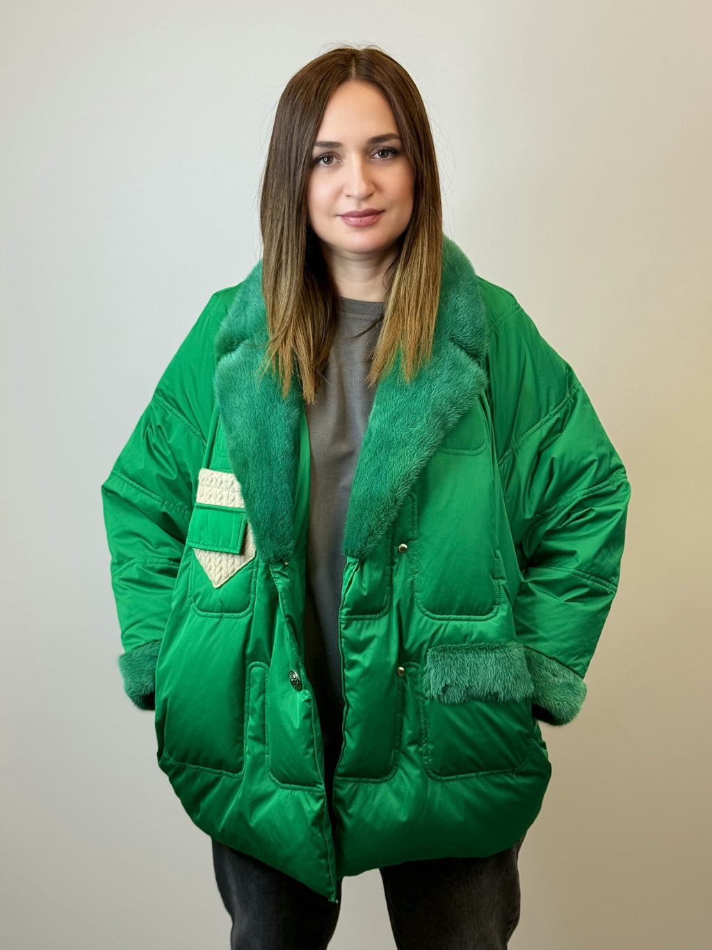 куртка 028 💚 Женская зимняя куртка Emerald Chic с акцентом на детали