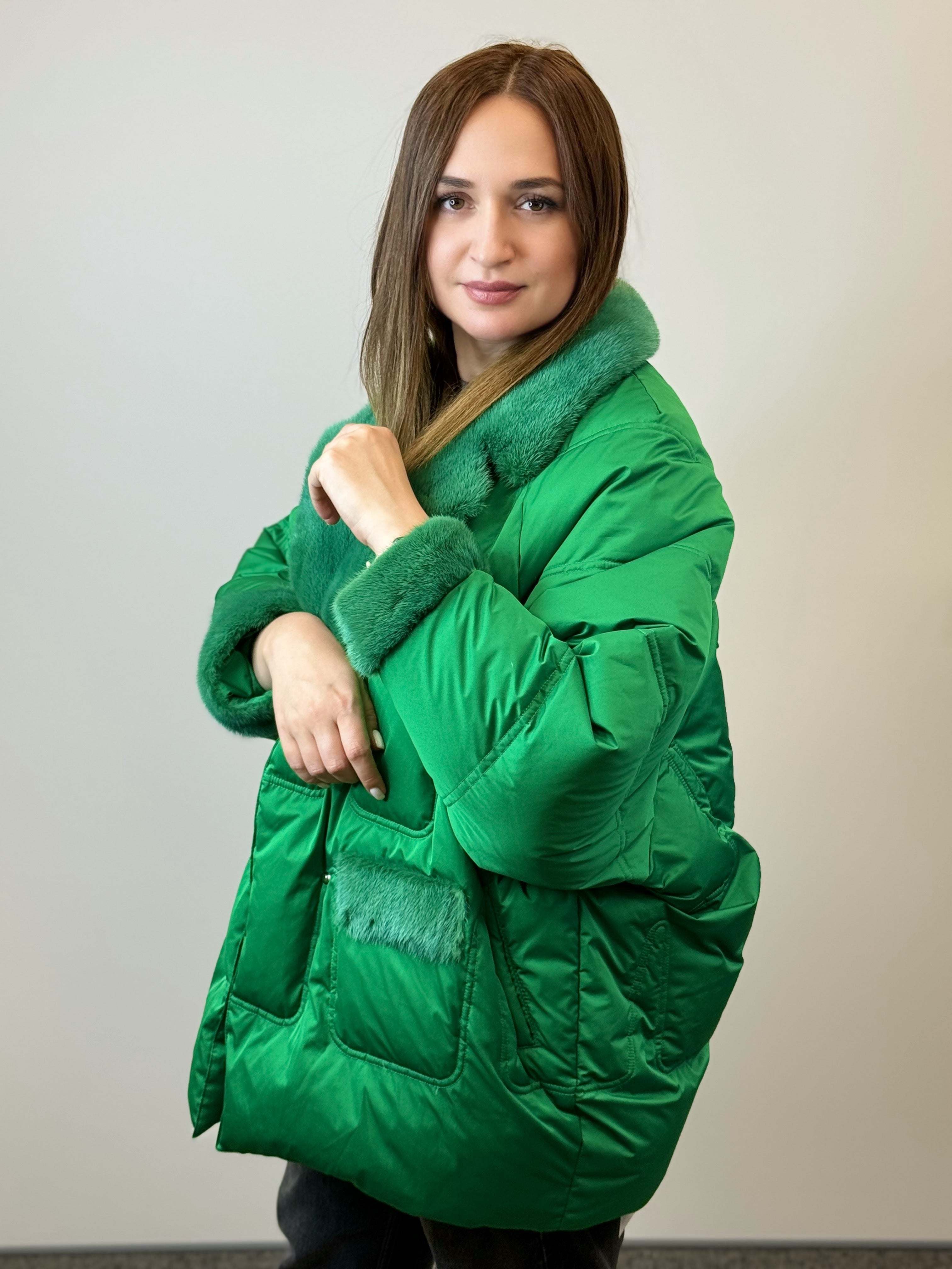 куртка 028 💚 Женская зимняя куртка Emerald Chic с акцентом на детали